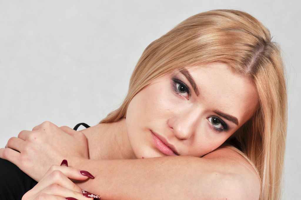 beautiful beauty blonde character